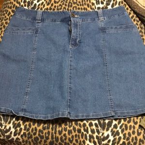 White stag stretch denim skort size 12